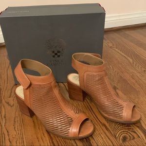 Vince Camuto 9.5 Dark Sand Booties